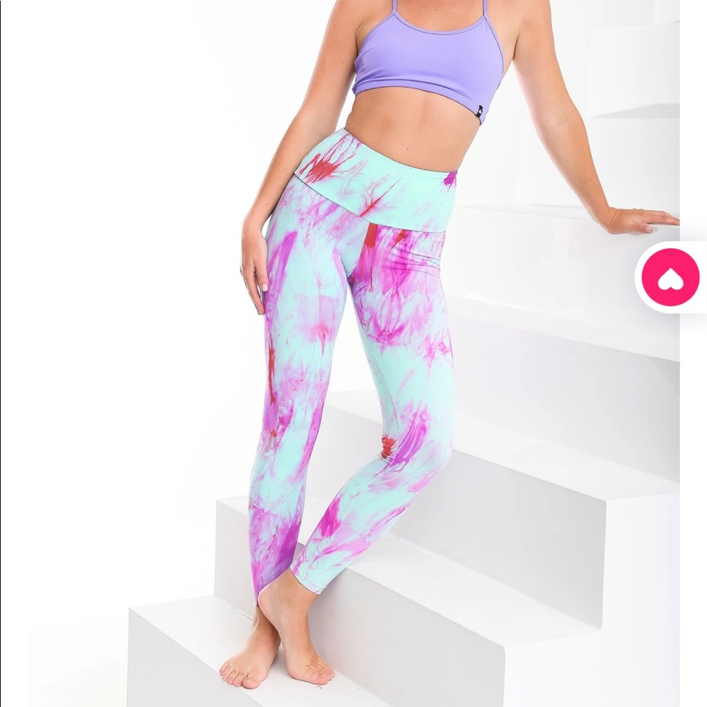 Marble Fuschia Slim Fit Booty by Brabants leggings